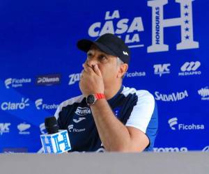 Diego Vásquez dirigiendo al equipo Puntarenas de la primera división de Costa Rica.