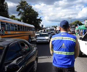 Los agentes del Instituto Hondureño del Transporte Terrestre (IHTT) realizarán de manera diario durante el Semana Morazánica. <b> </b>