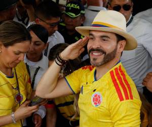 El abogado Abelardo de la Espriella, candidato del movimiento de ultraderecha Defensores de la Patria, votó este domingo en la ciudad caribeña de Barranquilla confiado en que ganará la Presidencia de Colombia en esta segunda vuelta para suceder a Gustavo Petro.