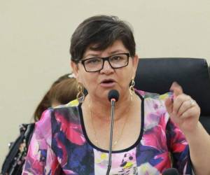 Secretaria de Salud, Carla Paredes.