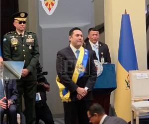 Juan Diego Zelaya asumió oficialmente el cargo este domingo en una ceremonia breve en el Museo para la Identidad Nacional, bajo fuerte resguardo policial y tras un reñido proceso electoral.