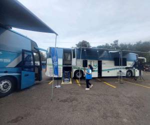 Los modernos buses están equipados para atender quejas de personas que se les han violentado los derechos humanos y se van a desplazar a los lugares más remotos del país.