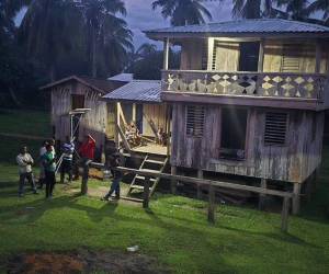 El proyecto de electrificación de la comunidad de Sirsirtara beneficiará a 170 viviendas, además de iglesias y el centro educativo local.