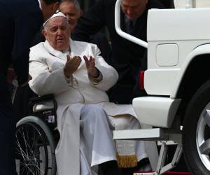 Su inesperada hospitalización suscitó fuertes interrogantes sobre el real estado de salud del primer papa latinoamericano de la historia.