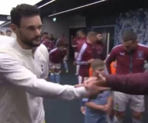 Hugo Lloris y Emiliano Martínez protagonizaron un tenso momento previo al duelo entre Tottenham y Aston Villa por la Premier League.