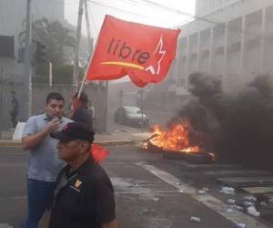 La protesta generó malestar entre los residentes locales debido a la preocupante capa de humo que afecta a varios departamentos de Honduras.