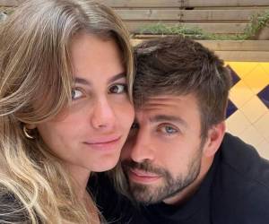 Piqué y Clara Chía denuncian que viven acosados por el paparazzi Jordi Martín, quien también siguió al dedillo la relación de Piqué y Shakira.