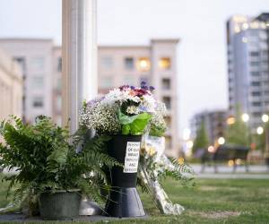 El enfrentamiento, que duró cerca de tres horas, comenzó cuando el sospechoso abrió fuego contra los agentes.