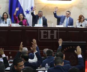 Gobierno garantiza ajuste salarial a docentes con incremento al presupuesto educativo.