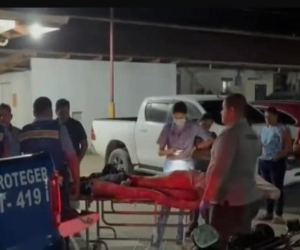 La víctima herida fue trasladada a un centro hospitalario donde fue atendido rápidamente debido a la gravedad de sus heridas.