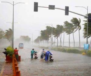 Por el momento, no hay avisos costeros de emergencia vigentes. No obstante, el NHC recomienda que las Antillas Menores sigan de cerca el desarrollo de la tormenta.
