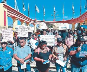 Los representantes de las Redes de Emergencia del Valle de Sula alzaron su voz de protesta ayer en la Plaza del Obrero.