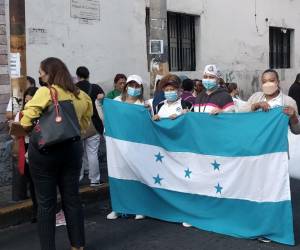 La protesta se realizan este martes de forma simultánea en varios departamentos del país.