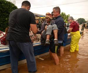 Inundaciones en Brasil dejan unos 60 muertos y cerca de 70 mil desalojados