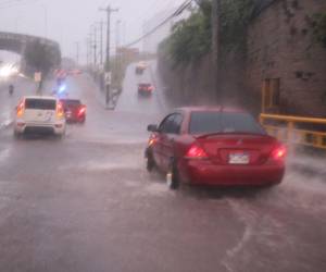 Una vaguada en altura, en combinación con el desplazamiento de una onda tropical sobre el territorio nacional, mantendrá condiciones inestables durante este sábado 25 de julio, favoreciendo la formación de lluvias y chubascos de variada intensidad en Honduras según informó la Secretaría de Gestión de Riesgos y Contingencias (Copeco).