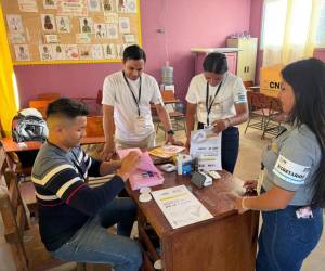 A pesar de la toma de un centro educativo en la madrugada, las elecciones en Guanaja comenzaron este 12 de abril.