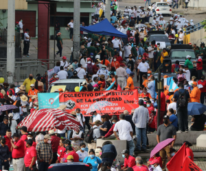 Cada 1 de mayo los trabajores de Honduras realizan varias movilizaciones a nivel nacional. En Tegucigalpa inicia en el Seguro Social de La Granja.
