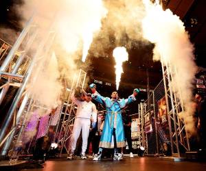 Teófimo López se presentó contra Sandor Martín durante su pelea de peso welter junior en el Madison Square Garden el 10 de diciembre de 2022 en la ciudad de Nueva York.