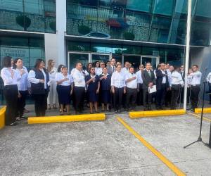 Fortín, también presidente de la Cámara de Comercio e Industrias de Tegucigalpa (CCIT), subrayó la necesidad de que el gobierno escuche y valore las propuestas del Cohep para colaborar en la construcción de un país donde cada ciudadano pueda tener una vida digna.