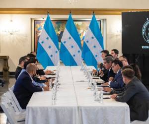 A mediados de enero del presente año, una representación de la CAF se reunió con el gobierno en Casa Presidencial. La comitiva del banco estuvo encabezada por su vicepresidente, Christian Knudsen.