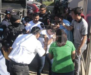 La mañana de este martes, 17 de febrero, Ángel Alvarado y Gina Poveda fueron trasladados a los juzgados de El Progreso, Yoro, tras estar presuntamente implicados en el asesinato de Sobeyda Rodríguez García y José Darío Caballero Zelaya. Aquí los detalles: