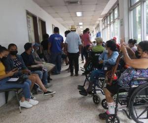 Las protestas por parte de colectivos, médicos, entre otros, han hecho que haya una alta demanda de pacientes en el Hospital Escuela en los últimos meses. Incluso, el abastecimiento de medicamentos está en menos de un 70% porque se atiende a diario a más de 1,500 enfermos.
