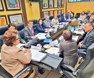 El pleno de magistrados de la Corte Suprema de Justicia (CSJ) se realizó ayer en el Palacio de Justicia, en la capital de la República.