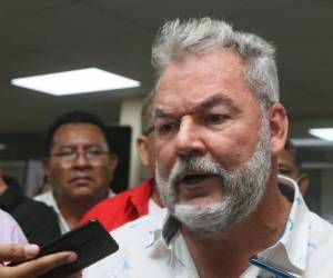 El alcalde sampedrano ya había buscado ser candidato presidencial con el Partido Liberal en 2020, sin embargo, desistió de su precandidatura.