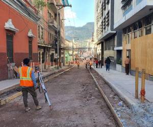 En la segunda etapa de este proyecto de la avenida Cervantes ya se está por tirar la capa de concreto hidráulico, en esta zona se trabaja con mayor rapidez.