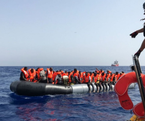 “Estas personas vienen principalmente de Eritrea, Etiopía y Sudán”, detalló SOS Méditerranée.