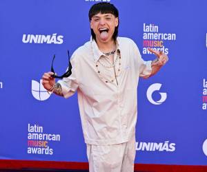 Peso Pluma es uno de los artistas más famosos del momento con sus corridos tumbados, por lo que sus fanáticos quieren saber más del artista de 23 años que está causando furor a nivel mundial.