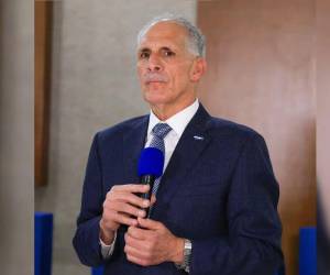 El presidente Nasry Asfura aseguró que antes del 30 de junio se resolverán los pagos pendientes de 300 médicos afectados por retrasos administrativos y se completará la contratación de otros 87 galenos.