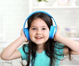 La música brinda una grata experiencia de aprendizaje, estimula la imaginación y creatividad en los niños.