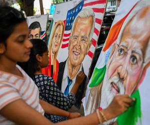 “Espero que el gobierno no sea tan estúpido como para prescindir completamente de ‘India’”, comentó Shashi Tharoor, responsable del Partido del Congreso (oposición), en la plataforma X (ex-Twitter).