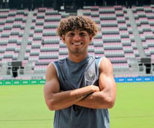 El hondureño cuenta que es un sueño y todavía no lo cree que está jugando al lado del mejor jugador de la historia, Leo Messi.