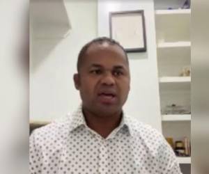 Darwin Padilla, hondureño en Estados Unidos, recibió citación tras evadir detención de ICE.