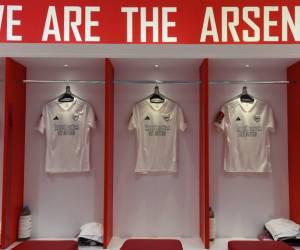 Arsenal se viste de blanco en nombre de la campaña, ‘no más rojo’
