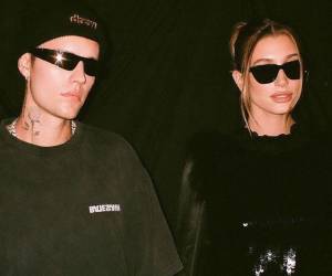 En las últimas semanas la esposa de Justin Bieber, Hailey se ha vuelto tendencia en las redes sociales luego que la acusaran de imitar a Selena Gómez, por lo que no han dejado de mostrar comparaciones. Sin embargo varios fanáticos de la pareja han sacado varias teorías que afirman que el matrimonio de la pareja podría haber llegado a su fin.