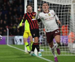 City presiona al Liverpool, United se aleja de la Champions.