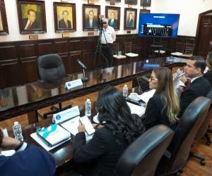 Dos de los funcionarios citados a juicio político presentaron un recurso de amparo ante la CSJ.