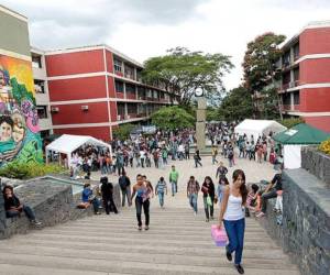 Más de 16,000 jóvenes aspiran a ingresar a la UNAH