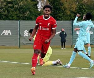 Liverpool ha hecho oficial el contrato profesional de Keyrol Figueroa.