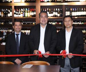 Casa del Ron celebró la apertura de su nueva tienda en City Plaza, consolidando su presencia en Tegucigalpa con una propuesta que combina licores premium, asesoría especializada y experiencias únicas para sus clientes
