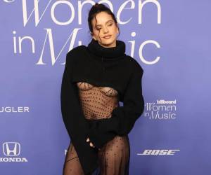 La cantante española Rosalía, una de las artistas más populares del panorama actual, ha sido objeto de gran atención no solo por su música, sino también por su vida personal. A lo largo de su trayectoria, la artista ha mantenido algunas relaciones sentimentales que han generado expectación mediática.