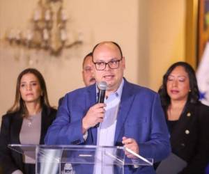 Héctor Corrales, comisionado de la Comisión Reguladora de Energía Eléctrica (CREE).