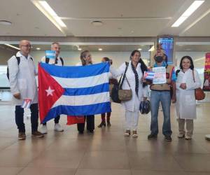 Los médicos cubanos llegaron a Honduras en febrero de 2024 para cubrir, según las autoridades hondureñas, el déficit de especialistas en el sistema público.