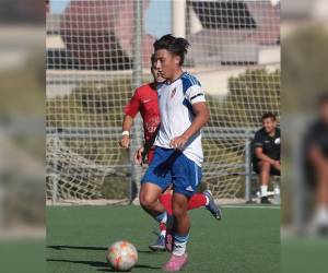 El joven de 19 años tiene bien claros sus sueños de convertirse en un gran futbolista.