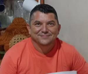 Como Alex Armando Castro fue identificado el docente que murió tras recibir varios disparos dentro de un aula de clases en Nacaome.