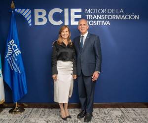 La Presidenta Ejecutiva del Banco Centroamericano de Integración Económica sostuvo una reunión de alto nivel con el mandatario hondureño para revisar la cartera activa y definir prioridades estratégicas.