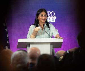 El ministro de Defensa, Vladimir Padrino López, reafirmó que Maduro sigue siendo “el auténtico y genuino líder constitucional” y exigió a Estados Unidos su liberación inmediata.